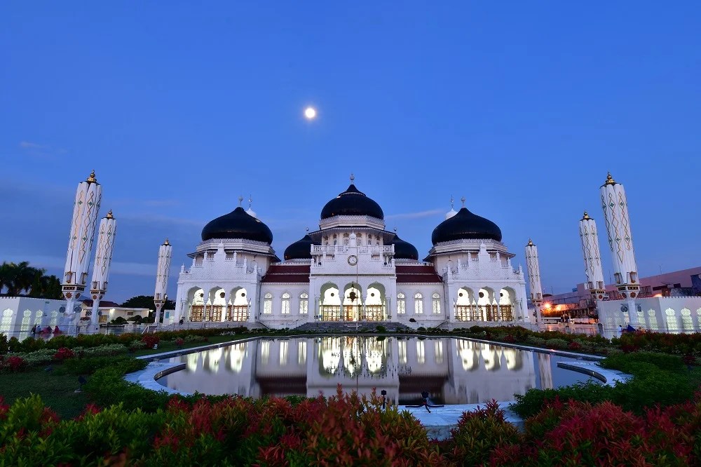 Masjid Baiturrahman: Tempat Ibadah yang Menyatu dengan Jiwa Cilacap